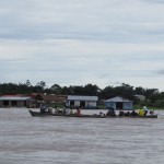 Szene auf dem Amazonas bei Santa Rosa Peru