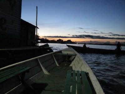 Nächtliche Überfahrt auf dem Amazonas von Leticia Kolumbien nach Santa Rosa Peru