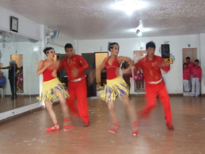 Salsa Tänzer im Salsa-Tanzstudio "El Manisero" in Cali Kolumbien